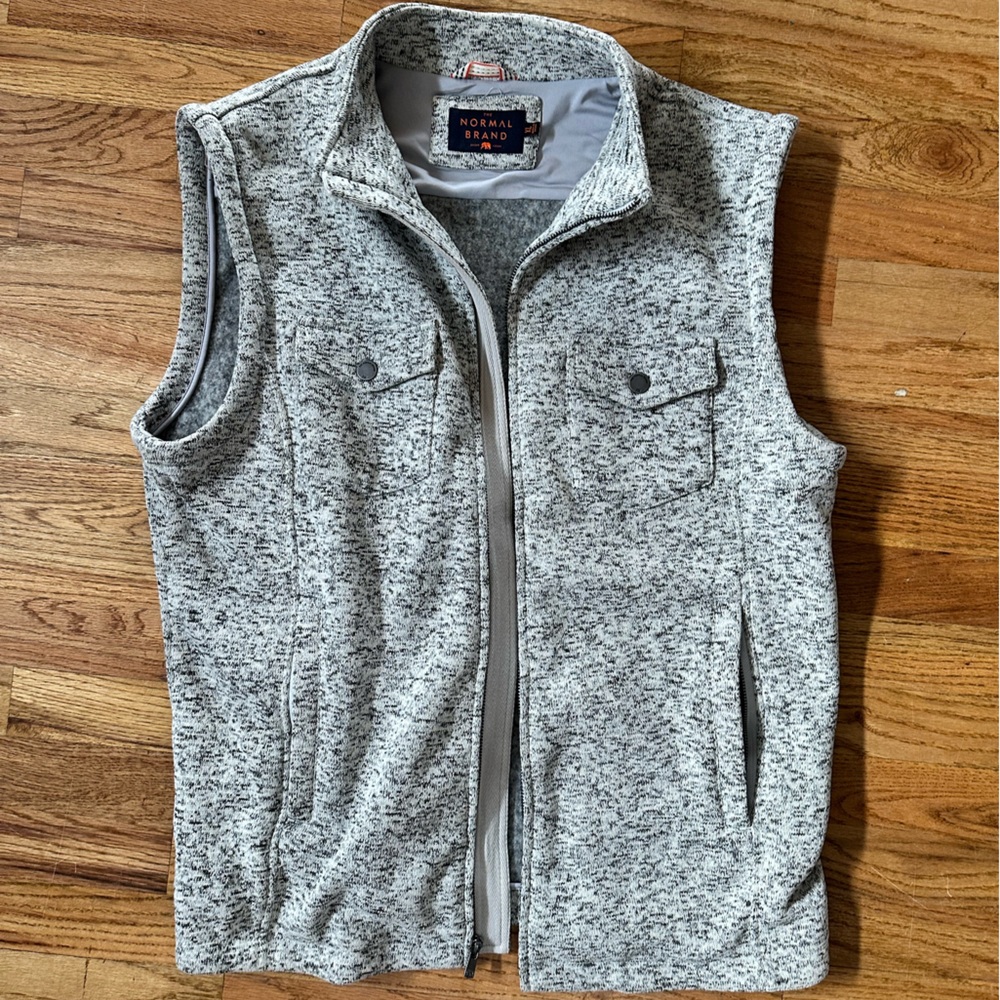 The Normal Brand size XL Lincoln Fleece City Vest in Grey. HARDLY EVER WORN!